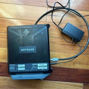 NETGEAR AC1900 Wi-Fi cable modem router